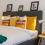 Old Town Premium By Mrg Bukarest