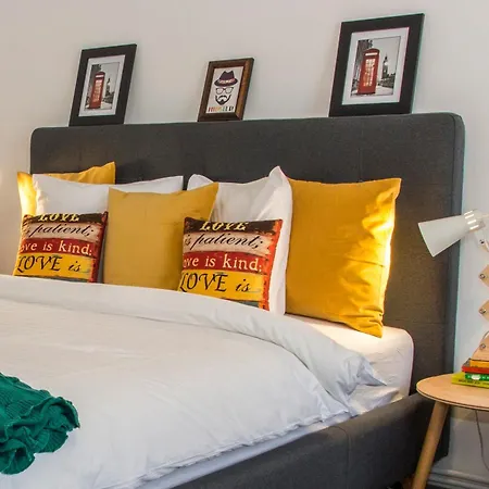 Old Town Premium By Mrg Bucarest